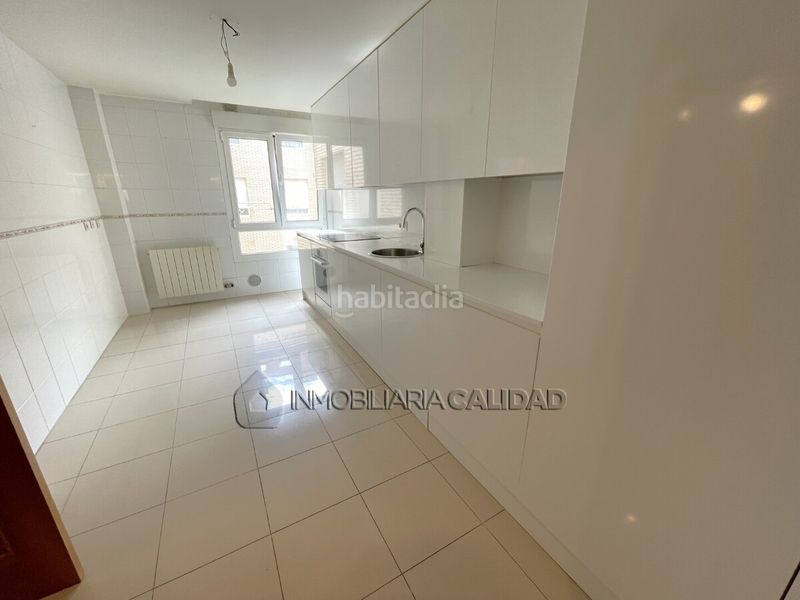 Foto ffbbddaf-7290-46ed-b884-2bc42f161274. Lloguer pis amb calefacció aparcament a Los Vadillos - R. Sanitaria - Pozanos Burgos