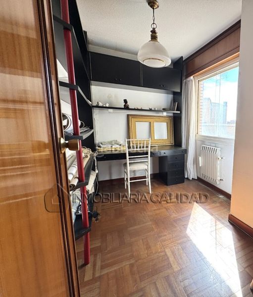 Foto 7eaab058-3435-4e23-a076-93f0475f71a6. Flat with heating parking in Reyes Católicos Burgos