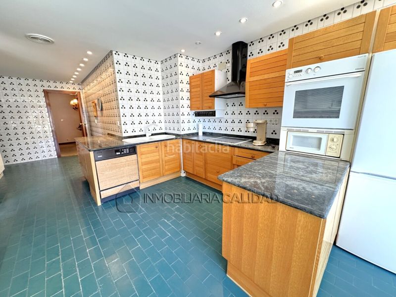 Foto ae470019-b368-45fb-9e78-5538cef1ac7c. Flat with heating parking in Reyes Católicos Burgos