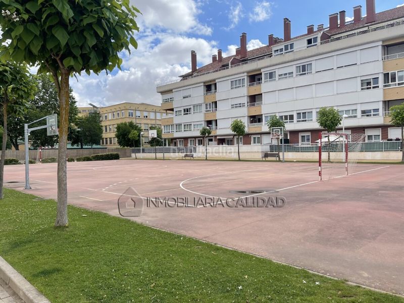 Foto 2dcd31c4-322f-4b6c-adeb-496fe9c03c8a. Lloguer pis amb calefacció aparcament piscina a Universidad - Las Huelgas Burgos