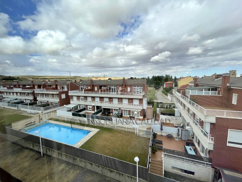 Foto f797229b-4b12-4c98-8491-a5a8f3c24f0f. Lloguer pis amb calefacció aparcament piscina a Universidad - Las Huelgas Burgos