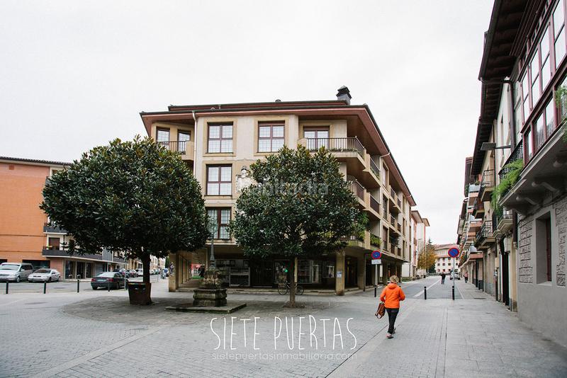 Foto ef2baea5-1d50-45d1-86ce-57a9d5fb6ee8. Piso vivienda en el centro , en kalebarria. 4 habitaciones exteriores con acceso a terraza/balcón, dos baños completos, ascenso en Oñati