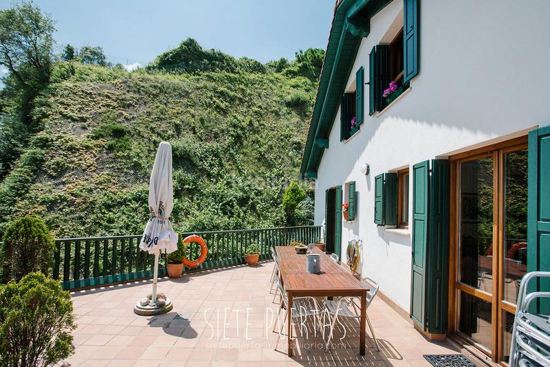 Foto 6bbab560-a67d-4c1d-9b86-7015af978464. Casa a schiera con riscaldamento parcheggio in Pasaia