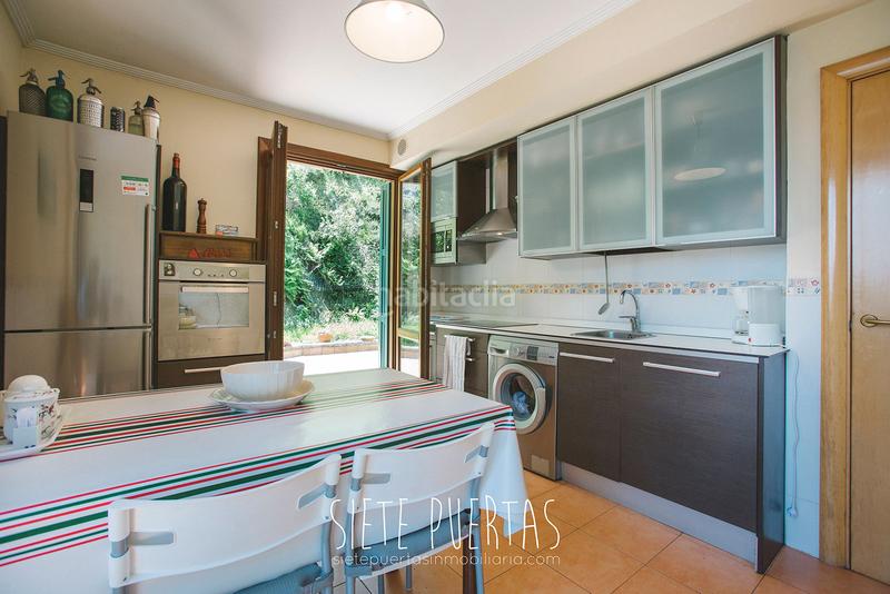 Foto 6ccc117a-bfa9-45a3-9522-42f8cbfbcf79. Casa a schiera con riscaldamento parcheggio in Pasaia