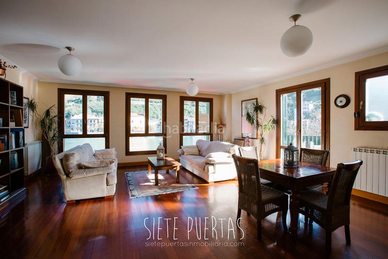 Foto caa36345-bd53-44e3-a535-86f617fe72fc. Casa a schiera con riscaldamento parcheggio in Pasaia