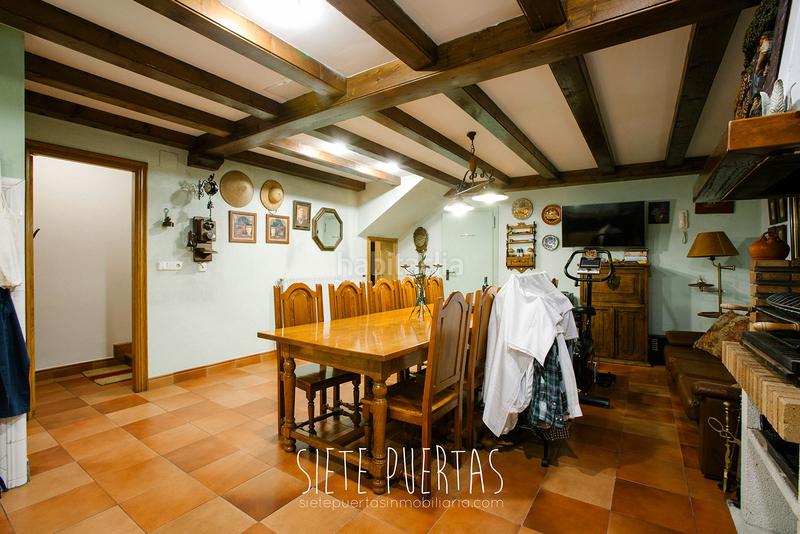 Foto 442aeeb5-c160-4af8-aeee-a8a866cec0e1. Casa adossada amb xemeneia calefacció aparcament piscina a Donostia - San Sebastián