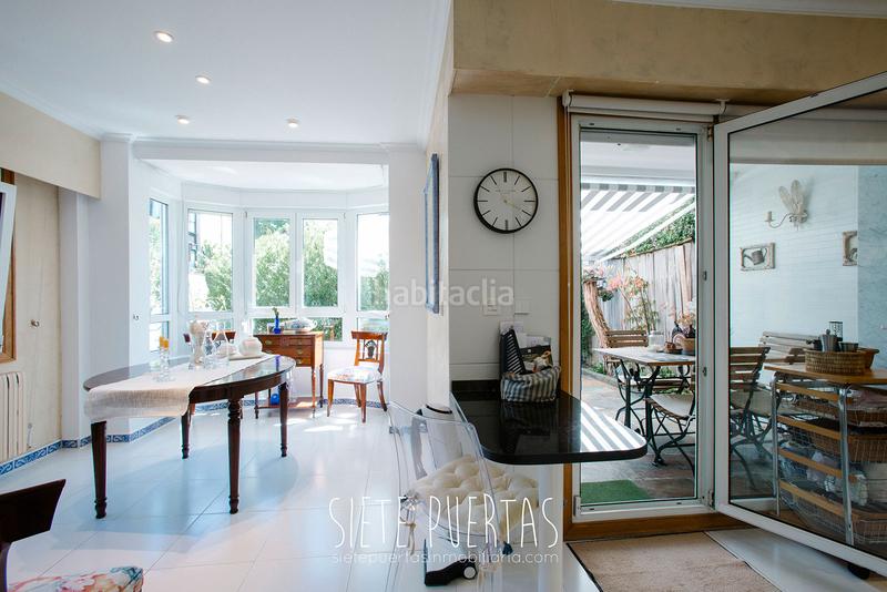 Foto 504832f4-2934-4d02-95d6-b07f4cb17bb3. Casa adossada amb xemeneia calefacció aparcament piscina a Donostia - San Sebastián