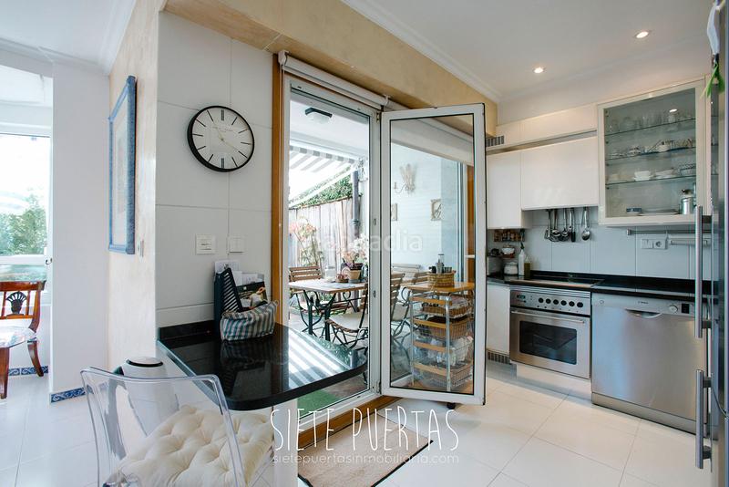 Foto 529ffc00-4fee-4bb7-85af-2024472a6d3b. Casa adossada amb xemeneia calefacció aparcament piscina a Donostia - San Sebastián