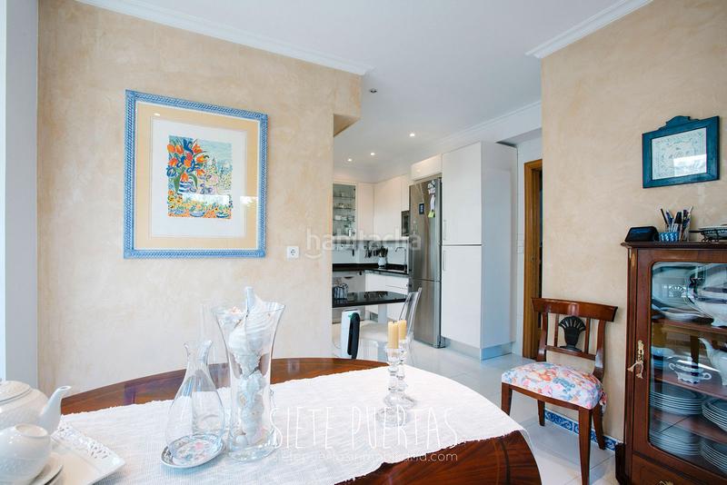 Foto 558d92d2-e1c4-48b3-b46a-1d1f6396d9aa. Casa adossada amb xemeneia calefacció aparcament piscina a Donostia - San Sebastián
