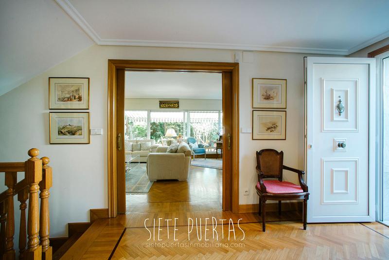 Foto 5ba70e40-a5ca-48ed-bf40-382a7c32af9a. Casa adossada amb xemeneia calefacció aparcament piscina a Donostia - San Sebastián