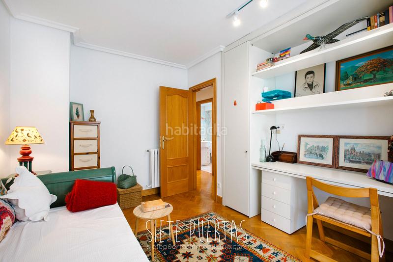 Foto ce4a8cad-7787-401d-abff-6d30915db402. Casa adossada amb xemeneia calefacció aparcament piscina a Donostia - San Sebastián