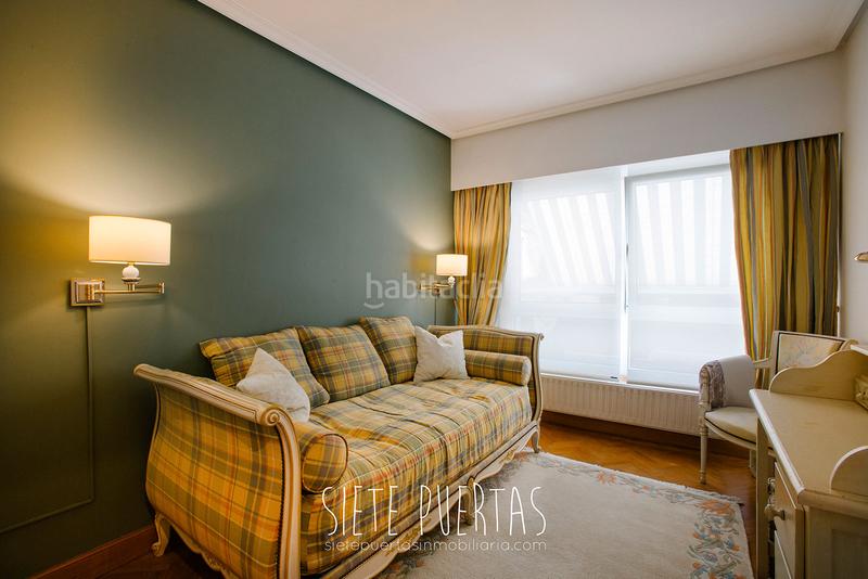Foto ce896c29-2572-4492-ac0a-b18551e18202. Casa adossada amb xemeneia calefacció aparcament piscina a Donostia - San Sebastián