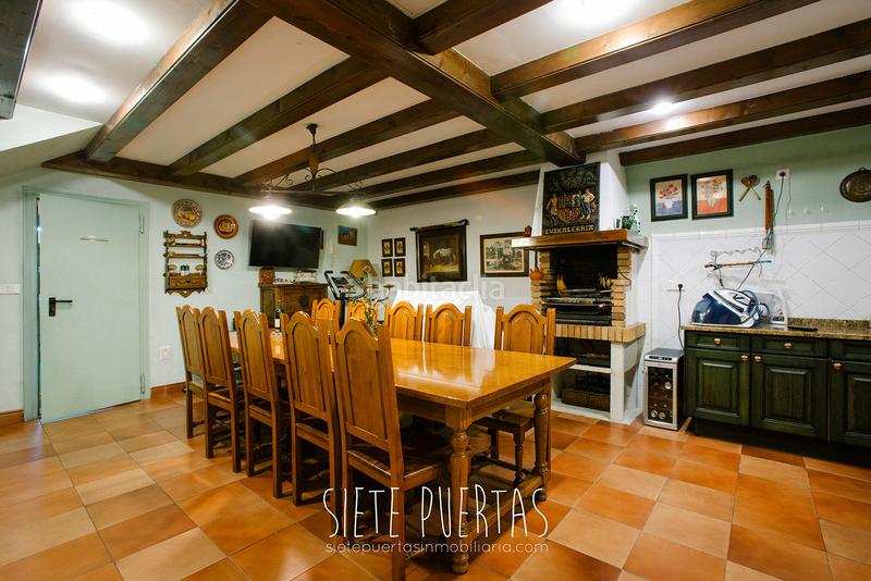 Foto ed82ff67-40cc-4ae2-934b-bc2119a550b9. Casa adossada amb xemeneia calefacció aparcament piscina a Donostia - San Sebastián