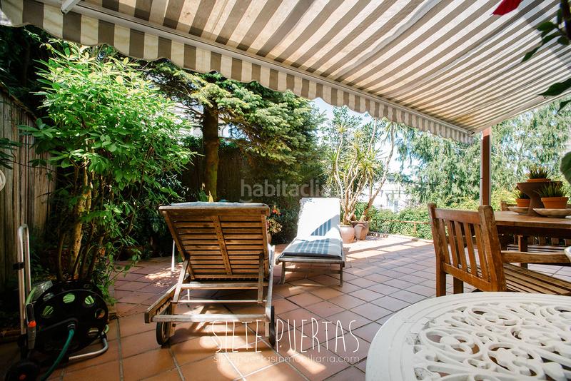 Foto f99fa1b7-26d7-45a4-8232-80073fc497e3. Casa adossada amb xemeneia calefacció aparcament piscina a Donostia - San Sebastián