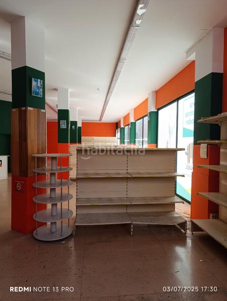 Foto b622e613-95bc-4108-a548-2e46cf9d589c. Local comercial a calle bernardino tirapu 23 a Rochapea Pamplona / Iruña