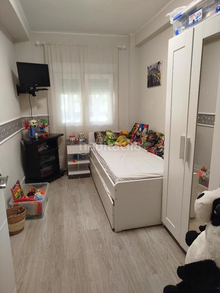 Foto eb1dfbd2-b91c-44c9-9ccb-847b53fa8909. Piso en pasaje golondrinas 6 piso de tres habitaciones en pasaje golondrinas en Huesca