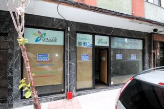 Alquiler Local Comercial en La Txitxarra - Murrieta - Parke Santurtzi. Local comercial de 180m2 en calle cervantes en alquiler