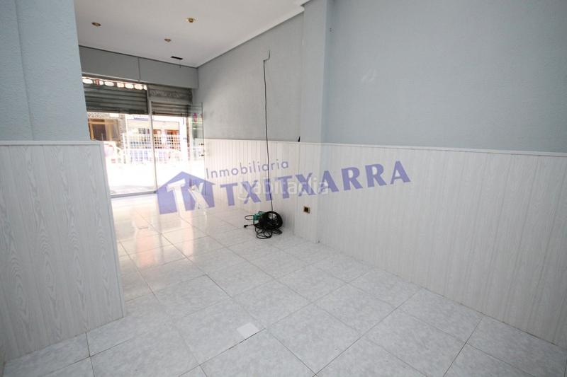 Foto 81a972ab-f6a0-45ef-bebe-01417c018da4. Lloguer local comercial a la txitxarra - murrieta - parke Santurtzi Santurtzi