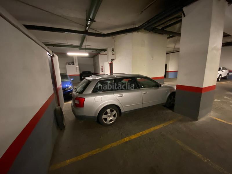 Foto cd2239a1-cad9-4fc8-ae73-73535c1e0745. Alquiler parking coche parcela de garaje en alquiler en la txitxarra acceso montacargas en Santurtzi