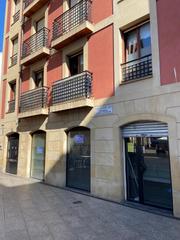Location Local commercial à Juan josé mendizabal 10. Local alquiler en  zona centroparque  junto a la iglesia san jor