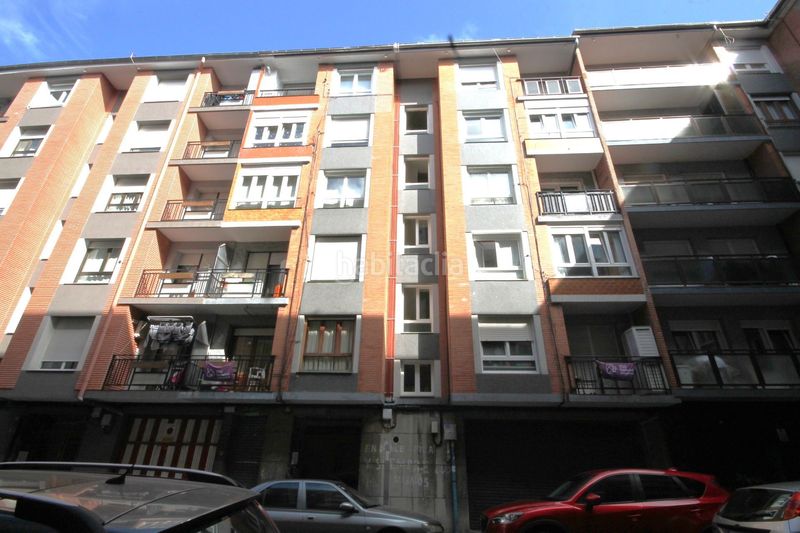 Foto 76885399-75d9-4a90-a98e-746c2f0dc908. Pis a Centro Santurtzi