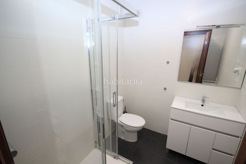 Foto ac02cd47-3973-4fe9-8225-2a890bf3e480. Pis a Centro Santurtzi