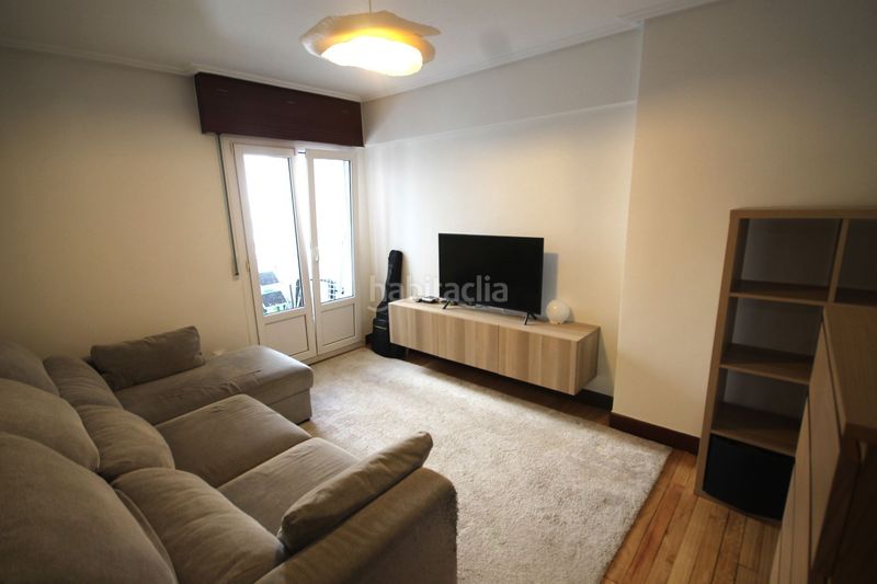 Foto ff330c46-ac0a-4d61-8dd3-4fd9983cc3bd. Pis a Centro Santurtzi