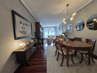 Appartamento in La Txitxarra - Murrieta - Parke Santurtzi. Piso en venta en zona txitxarra amplio 90 m2 con parcela de gara