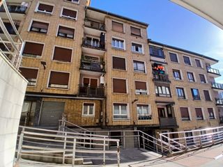 Appartamento in Kabiezes. Exclusiva! piso en venta zona ambulatorio  terraza y camarote