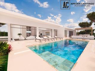 Chalet à El Pinar de Campoverde. Villas independientes con piscina privada