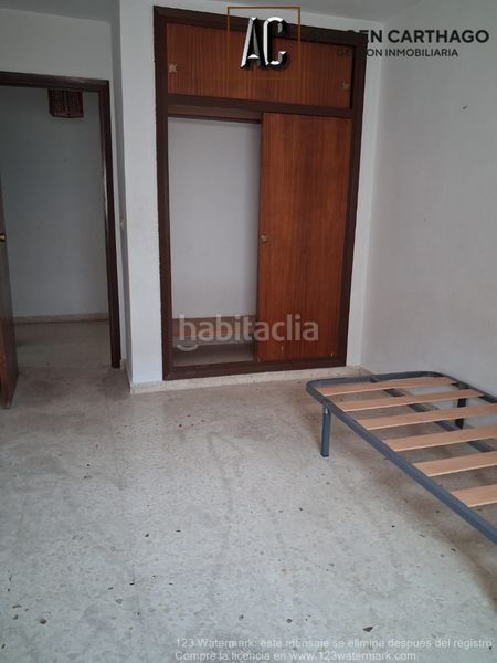 Foto 4f9badee-8a7e-4085-83d1-eb69dd43dcd6. Pis amb aparcament a Centro Alcázares (Los)