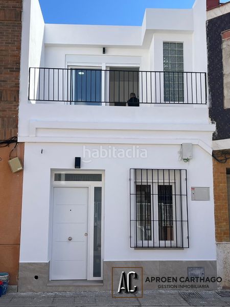 Foto 81bd7ad8-66e8-42f8-a216-bd53307e63f6. Chalet dúplex de 3 dormitorios con terrazas y patio en Los Dolores en Cartagena