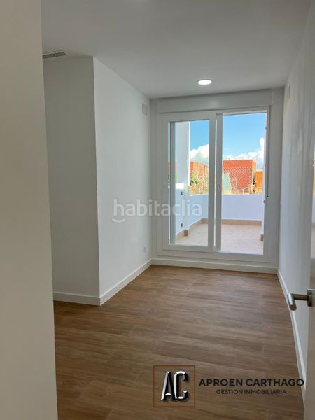 Foto b677c796-935a-4d01-980e-f340cd3dc0d2. Chalet dúplex de 3 dormitorios con terrazas y patio en Los Dolores en Cartagena