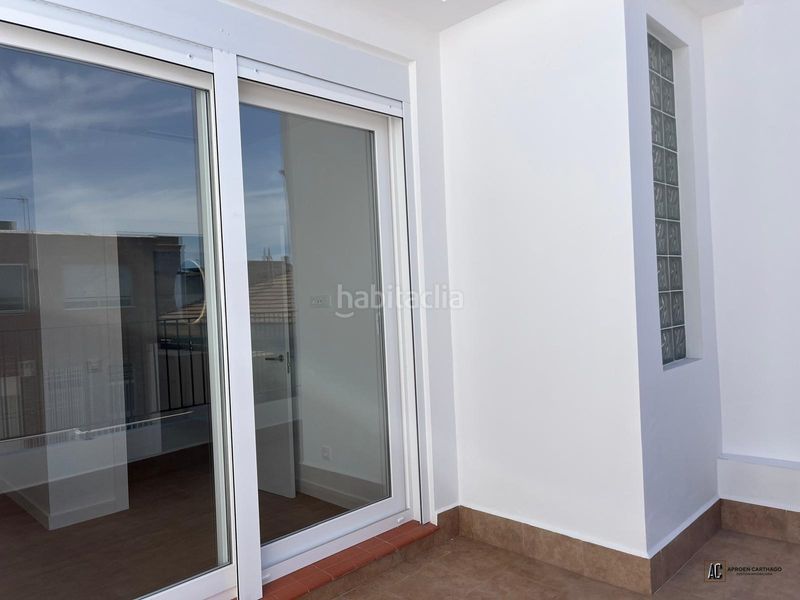 Foto ed4a497e-ef3b-43d1-88ea-afb49d50bf3a. Chalet dúplex de 3 dormitorios con terrazas y patio en Los Dolores en Cartagena
