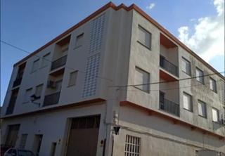 Flat in Fontanars dels Alforins. Amplio y en buen estado