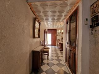 Casa a Llosa de Ranes. Casa amplia y esquinera con grandes posibilidades