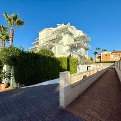 Appartement à Oliva Nova. Estupenda vivienda con jardin gran terraza y piscina  a 5 minuto