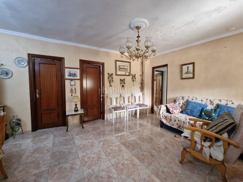 Foto 84856666-55dc-4d74-a0a2-fc6324d39d11. Casa chalet independiente bien situado con amplio terreno en Monserrat