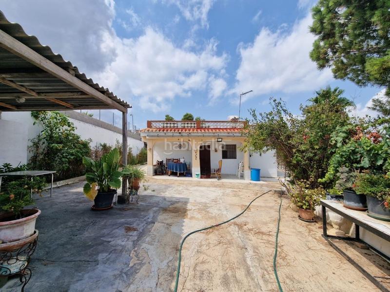 Foto 8bf286ef-9e40-4575-9460-4e20b0b7b8eb. Casa chalet independiente bien situado con amplio terreno en Monserrat