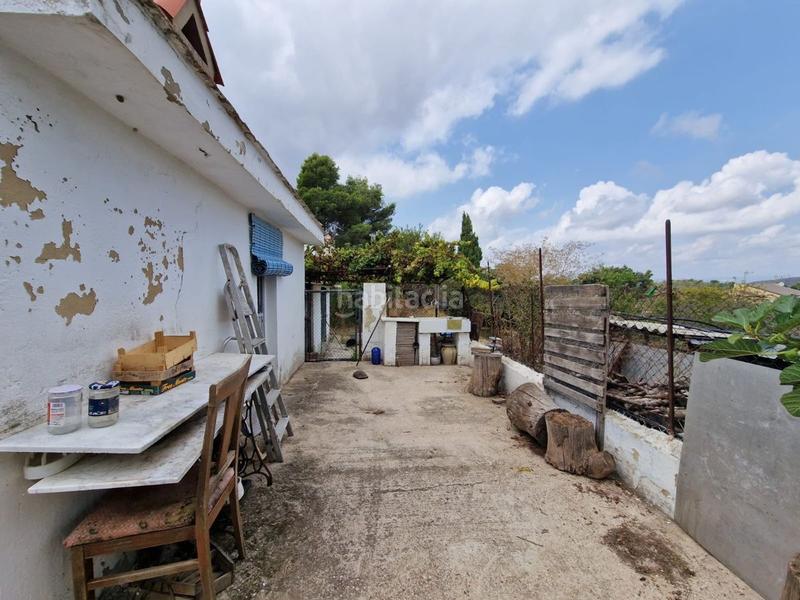 Foto bd00f3be-1bbf-44e7-91ea-542fda9f6239. Casa chalet independiente bien situado con amplio terreno en Monserrat