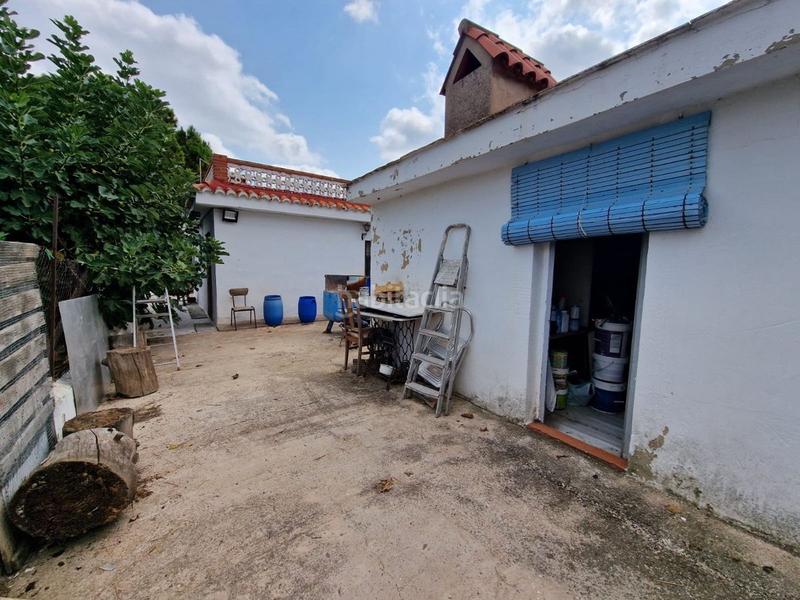 Foto c2ab91f2-b98a-40cb-84b7-802cbe4e7022. Casa chalet independiente bien situado con amplio terreno en Monserrat