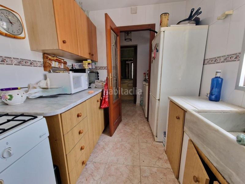 Foto c9ef941f-cda2-4800-b306-a54a79405ff0. Casa chalet independiente bien situado con amplio terreno en Monserrat