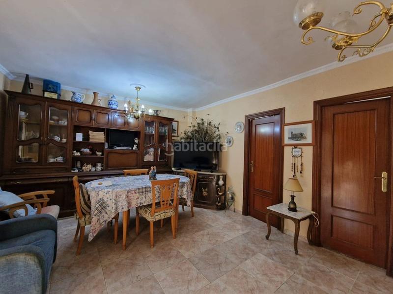 Foto c9fd36d1-0676-4cb5-b256-d2613769e68e. Casa chalet independiente bien situado con amplio terreno en Monserrat
