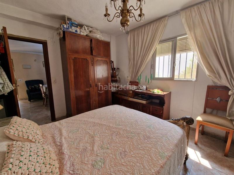 Foto ca3493ec-ed73-49c4-9aef-bce6ca524354. Casa chalet independiente bien situado con amplio terreno en Monserrat