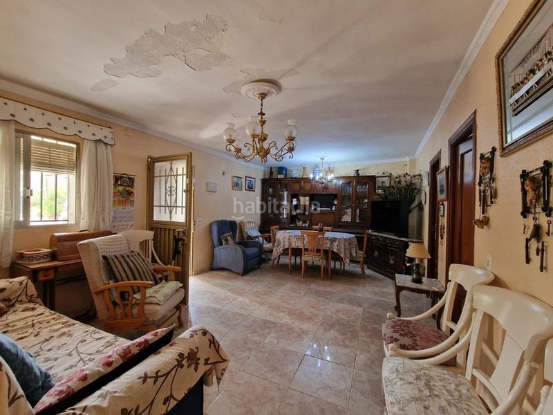 Foto f9f23f14-0b59-43fb-be63-0bf547f0c3c1. Casa chalet independiente bien situado con amplio terreno en Monserrat
