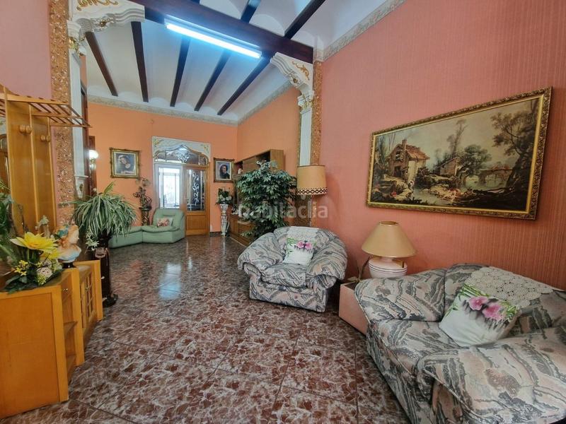 Foto 1e78d2fc-7eb9-4f40-b60c-2696283c10a5. Casa  amplia y centrica en buen estado y con garaje en Alberic