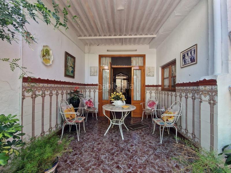 Foto 304c52c1-aaef-46ce-9eb4-5d177c8c3013. Casa  amplia y centrica en buen estado y con garaje en Alberic