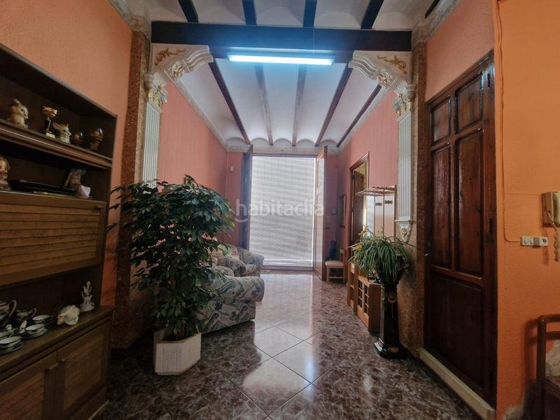 Foto e242fa19-2c75-42f6-b210-bdb10844446c. Casa  amplia y centrica en buen estado y con garaje en Alberic