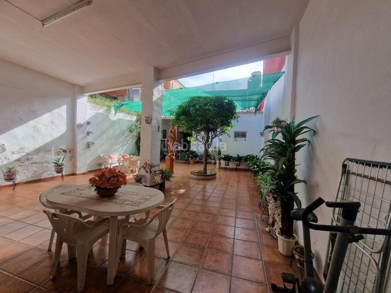 Foto fbea3319-babb-4109-bb95-f95312095bd0. Casa  amplia y centrica en buen estado y con garaje en Alberic