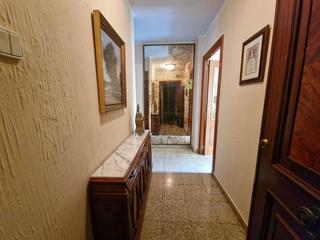 Pis a Plaza Xúquer. Centrico y bien ubicado con terraza